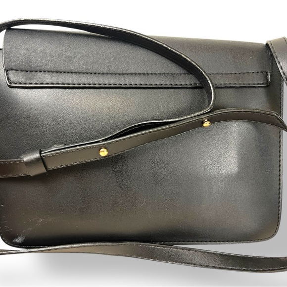 Chloe Faye Black Leather Ring Crossbody Bag - Picture 11 of 12